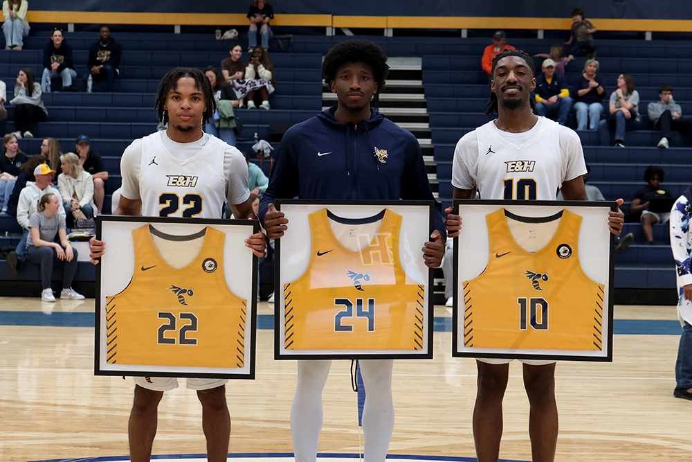Wasps Send Seniors Out In Style With 78-63 Victory Over Coker