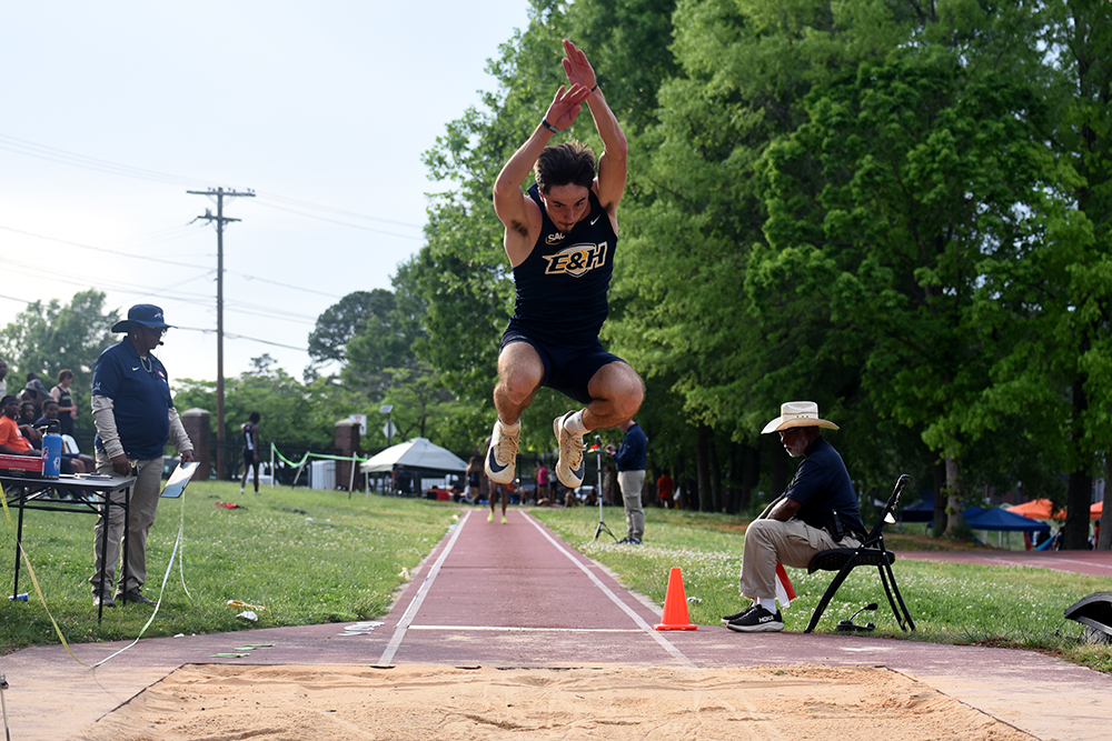 Emory & Henry Men&rsquo;s Outdoor Track & Field Places First At Blue & Gold Invitational