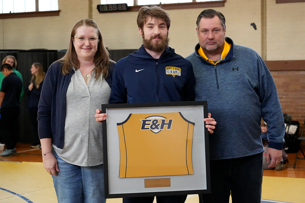 Lincoln Memorial Men&rsquo;s Wrestling Downs Emory & Henry, 34-23, On Senior Night